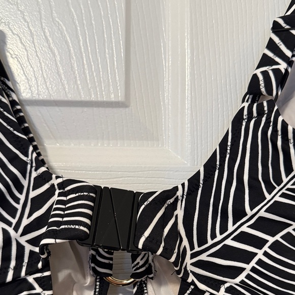 Elomi Kata Beacg Black and White Leaf Print Women's One Piece Swimsuit US 36 K/L - Picture 7 of 11